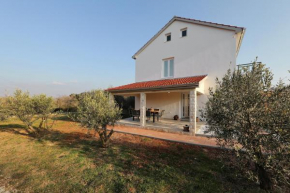 Holiday Home Hrast